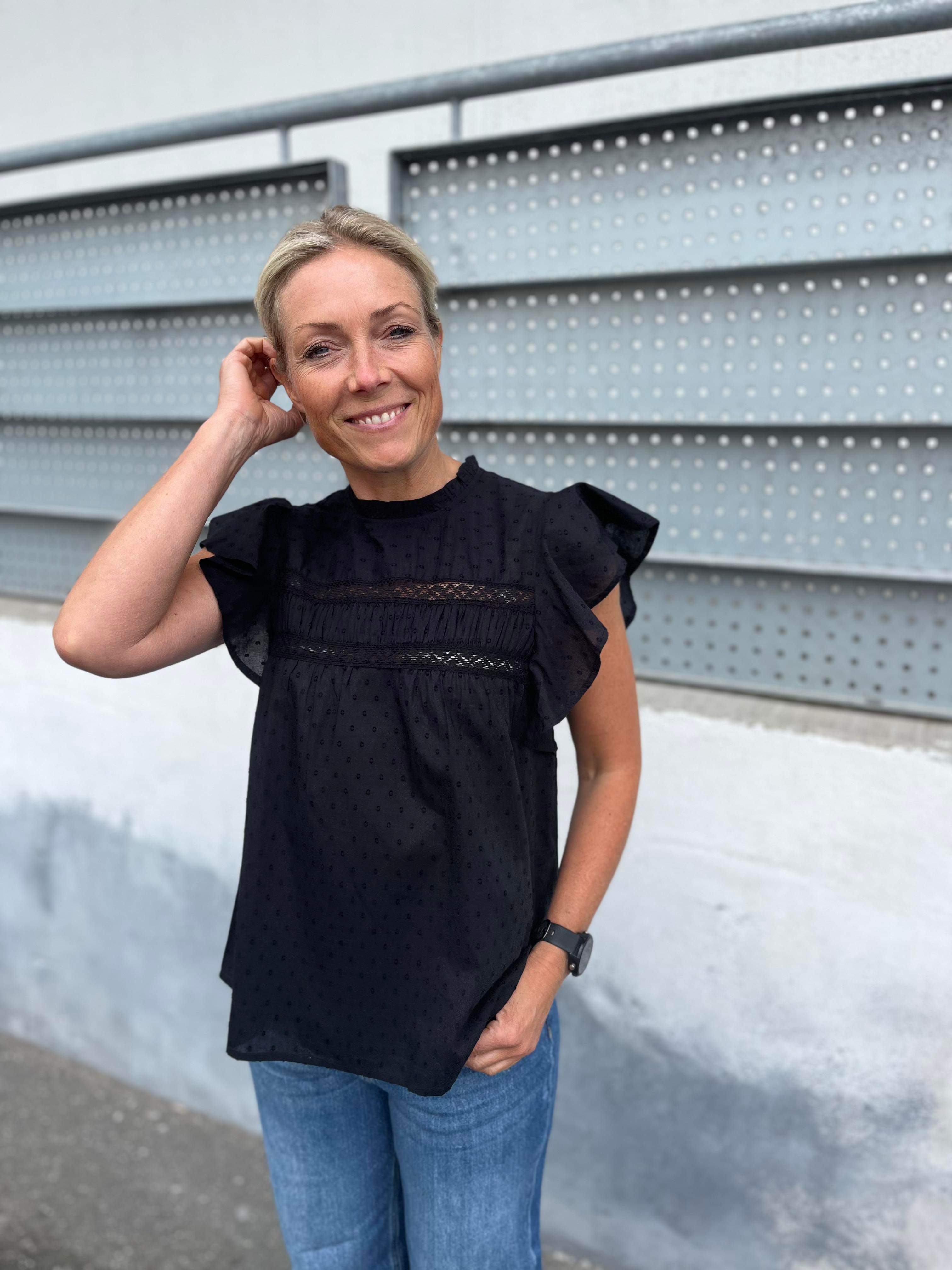 VMTRINE T-Shirts & Tops - Black